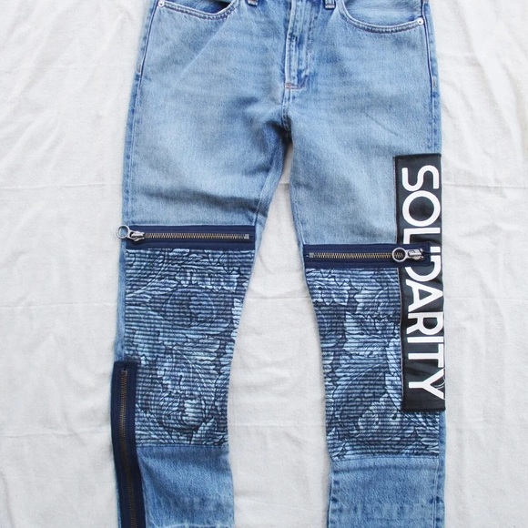 Marc Jacob jean’s solidarity stonewashed with stacked flowers - Picture 2 of 6
